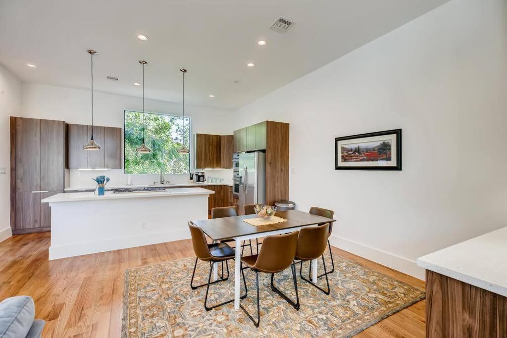 4 Story Home Mins To Downtown Houston With City Views Εξωτερικό φωτογραφία