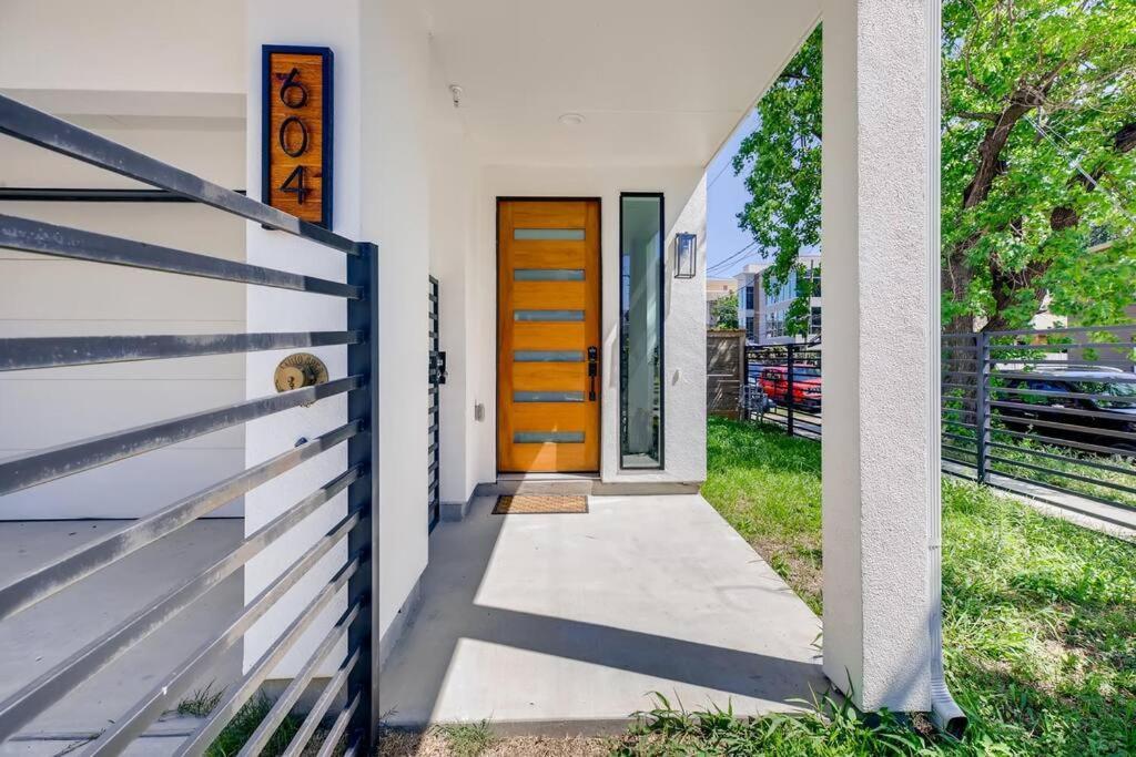 4 Story Home Mins To Downtown Houston With City Views Εξωτερικό φωτογραφία